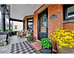 58 TYLER STREET, Aurora, Ontario