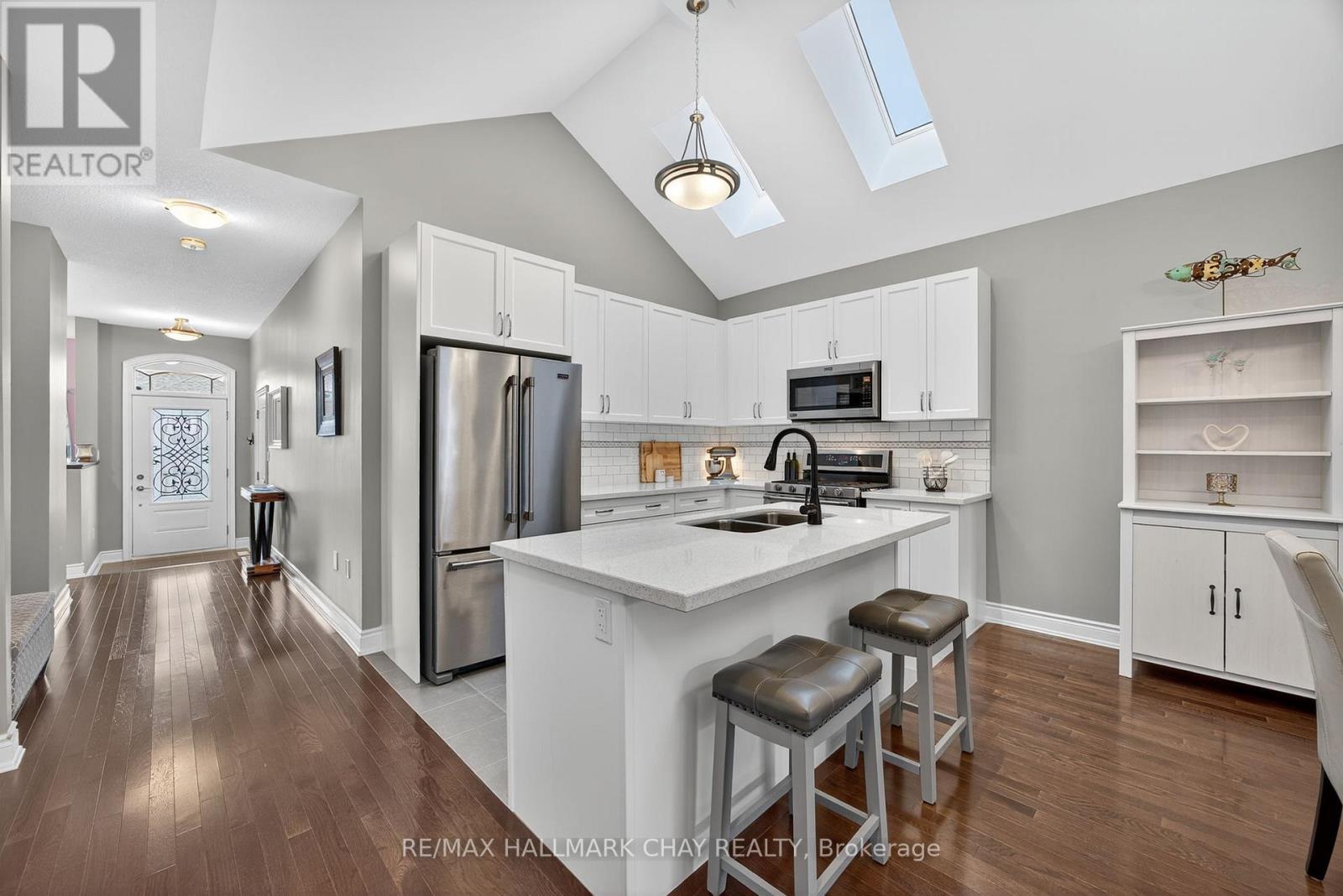 63 Summerhill Drive, New Tecumseth, Ontario  L9R 0S8 - Photo 2 - N13007354