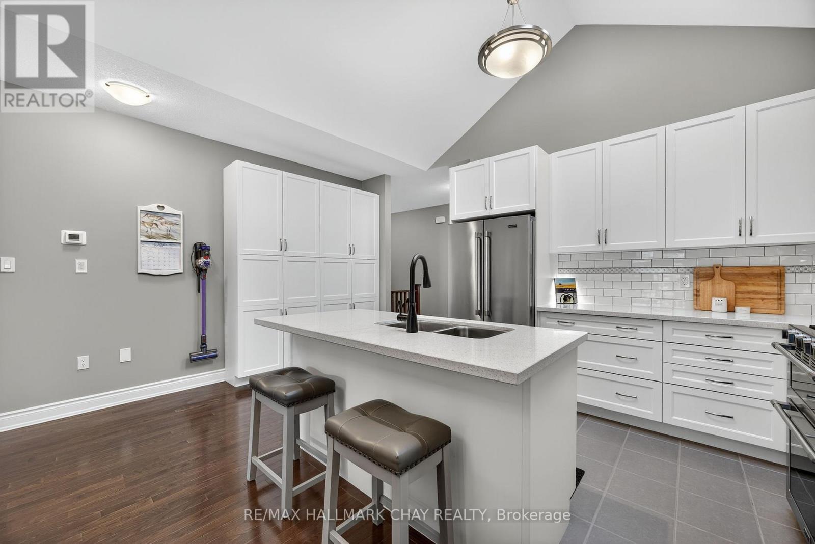 63 Summerhill Drive, New Tecumseth, Ontario  L9R 0S8 - Photo 4 - N13007354