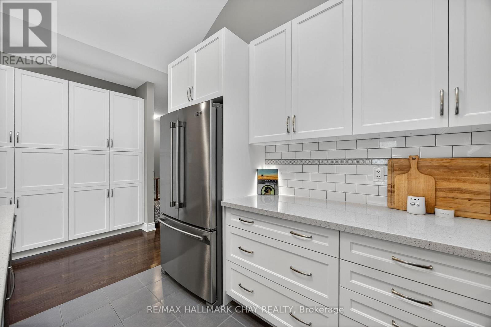 63 Summerhill Drive, New Tecumseth, Ontario  L9R 0S8 - Photo 6 - N13007354