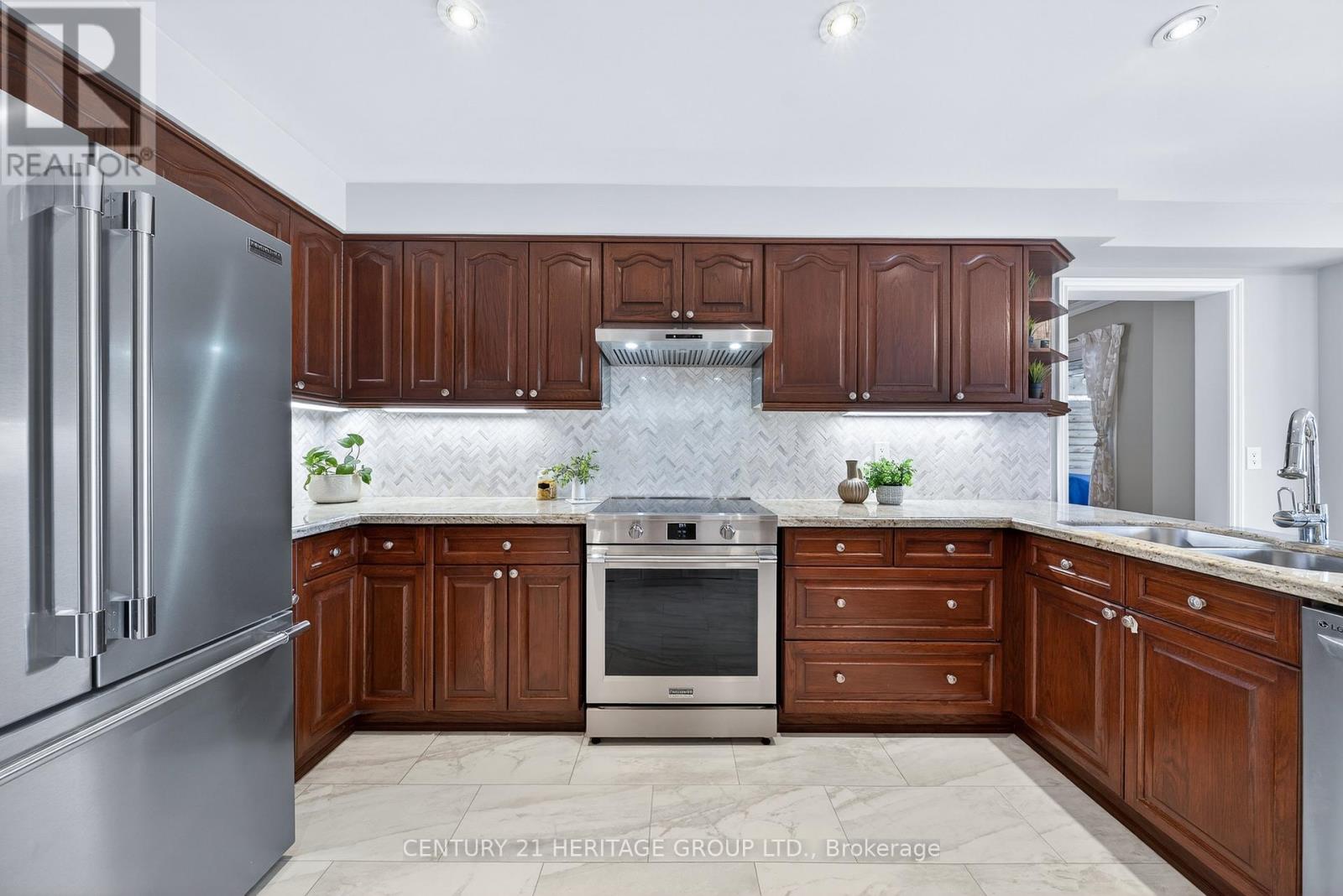 483 Alex Doner Drive, Newmarket, Ontario  L3X 1C3 - Photo 11 - N13007366