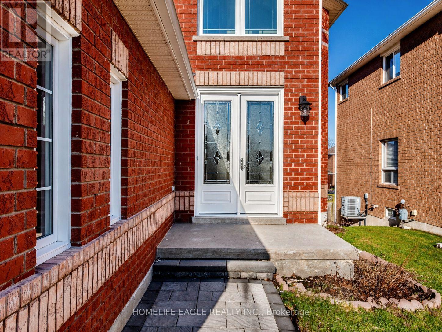 1923 Romina Court, Innisfil, Ontario  L9S 4X9 - Photo 2 - N13007392