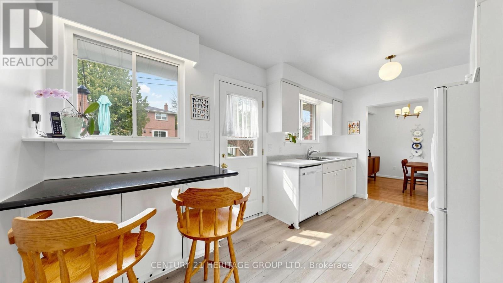 72 Romfield Circuit, Markham, Ontario  L3T 3H6 - Photo 13 - N13007432