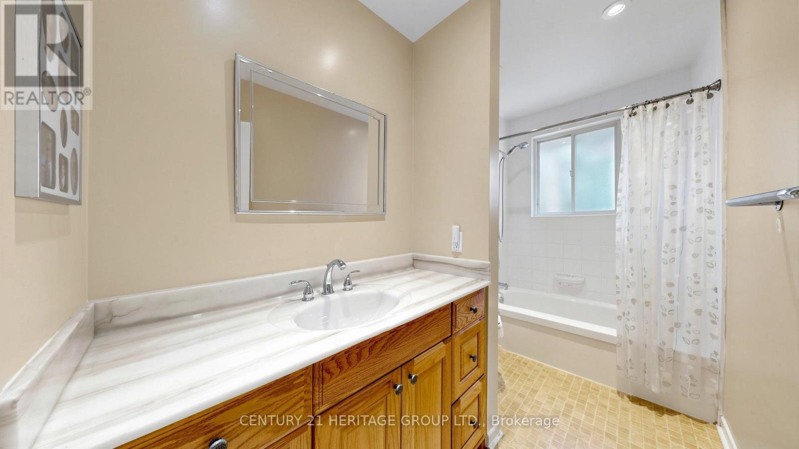 72 Romfield Circuit, Markham, Ontario  L3T 3H6 - Photo 28 - N13007432