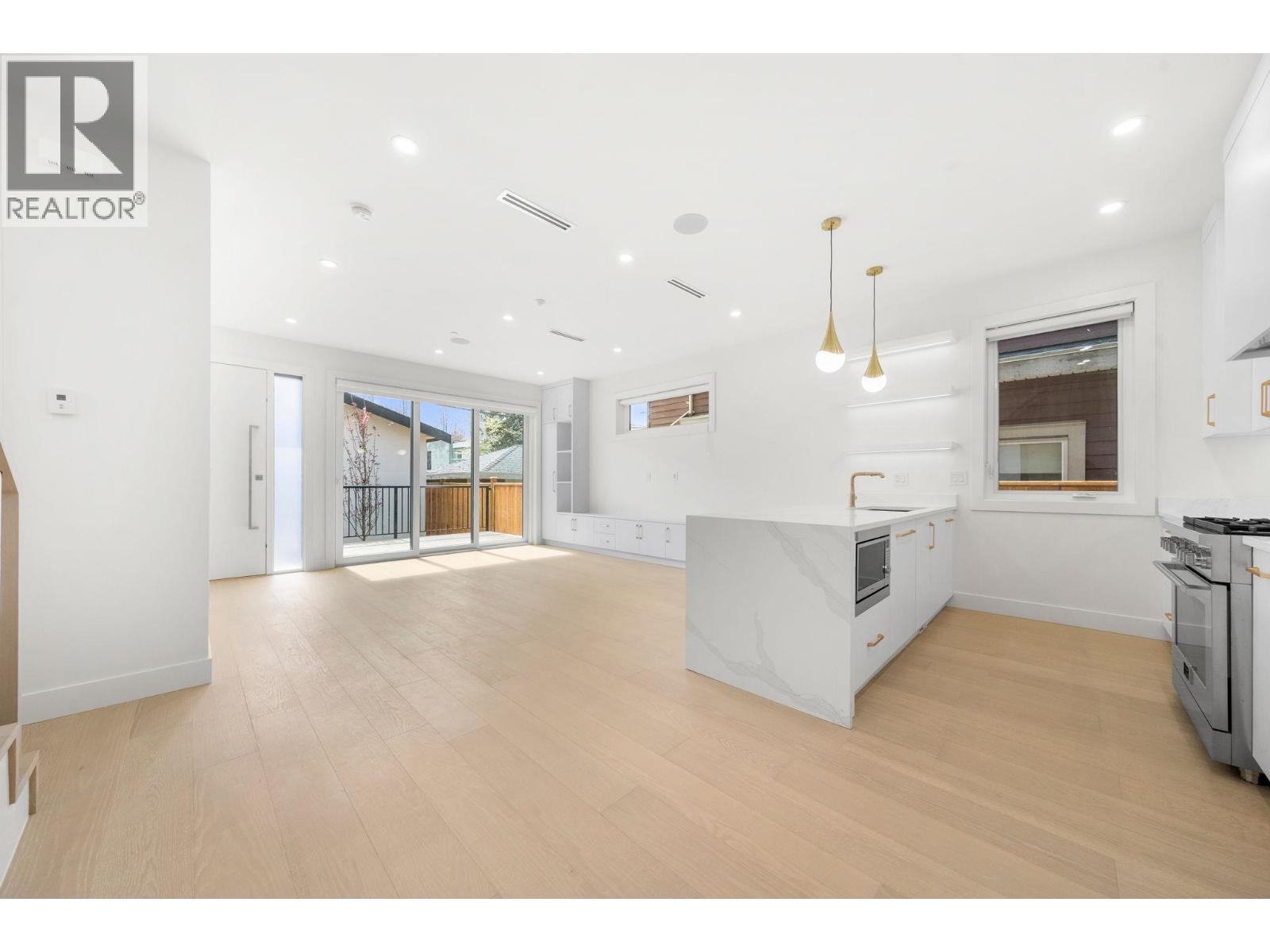 2 1582 E 2nd Avenue, Vancouver, British Columbia  V5N 1C7 - Photo 16 - R3109582