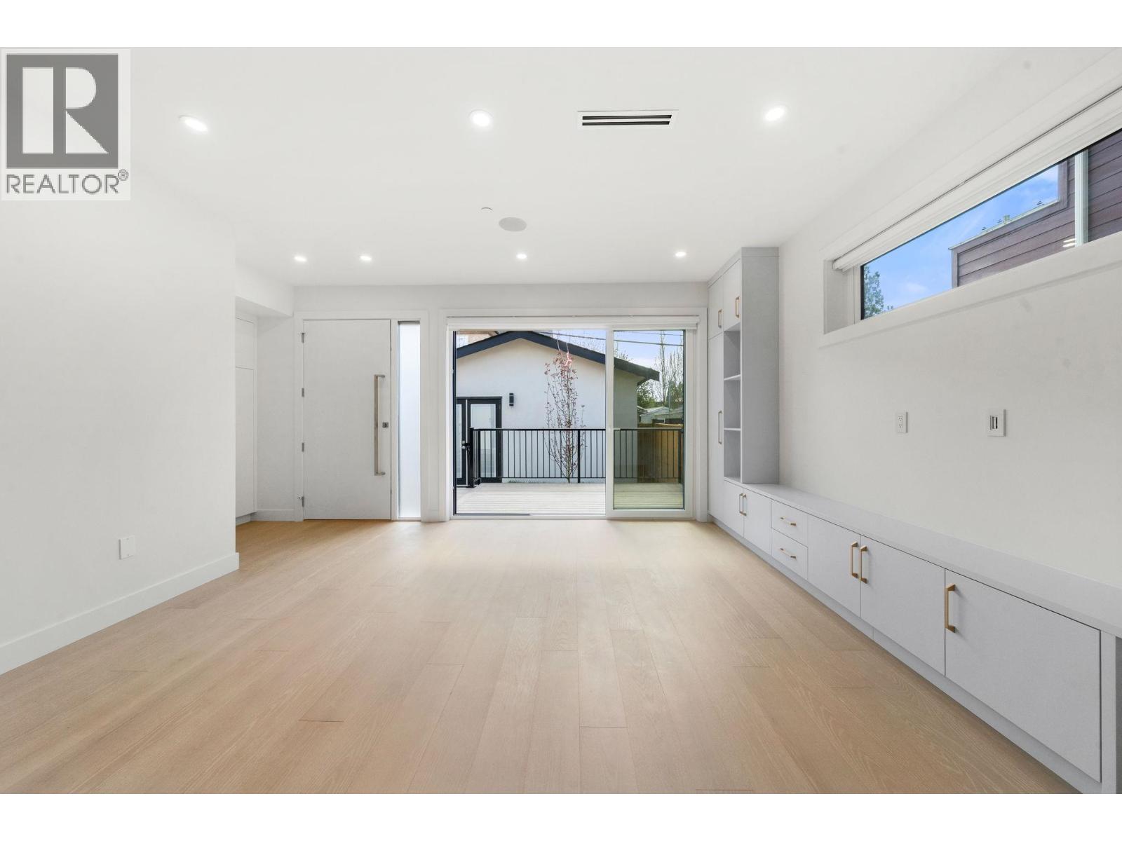 2 1582 E 2nd Avenue, Vancouver, British Columbia  V5N 1C7 - Photo 8 - R3109582