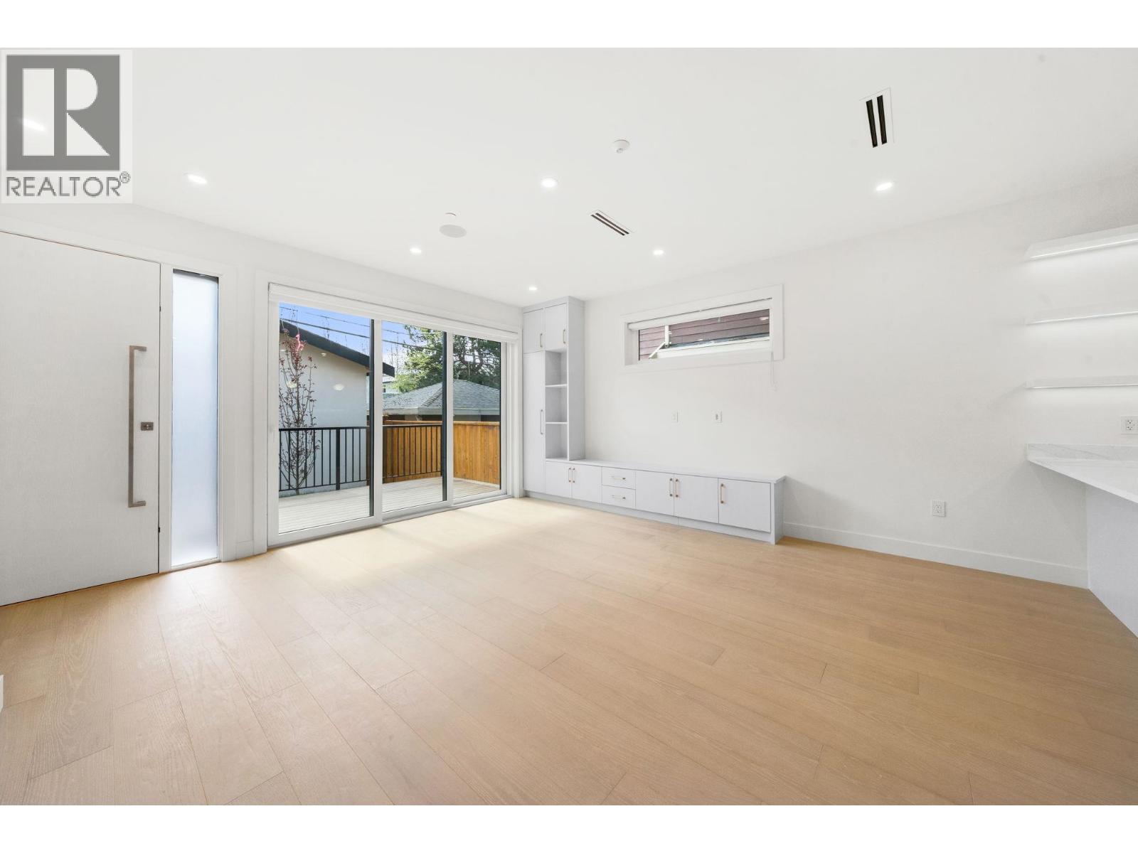 2 1582 E 2nd Avenue, Vancouver, British Columbia  V5N 1C7 - Photo 7 - R3109582