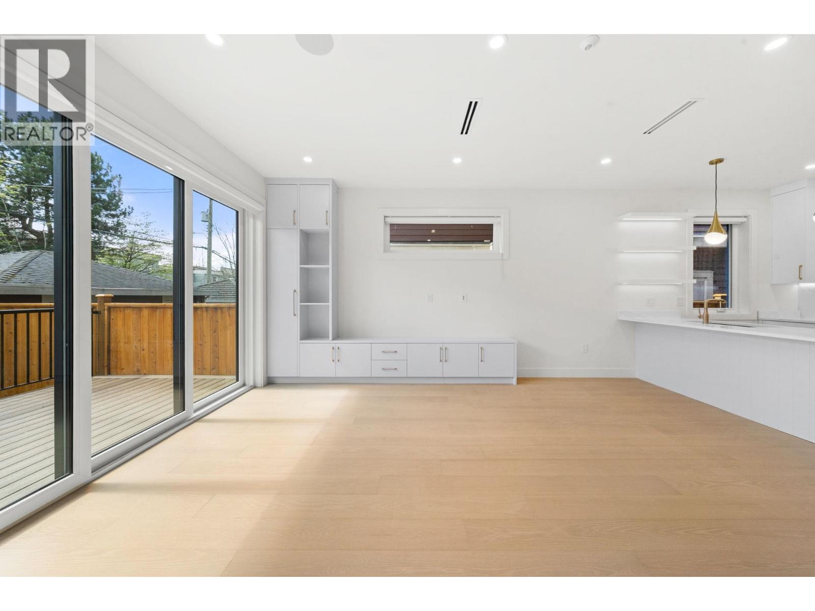 2 1582 E 2nd Avenue, Vancouver, British Columbia  V5N 1C7 - Photo 6 - R3109582