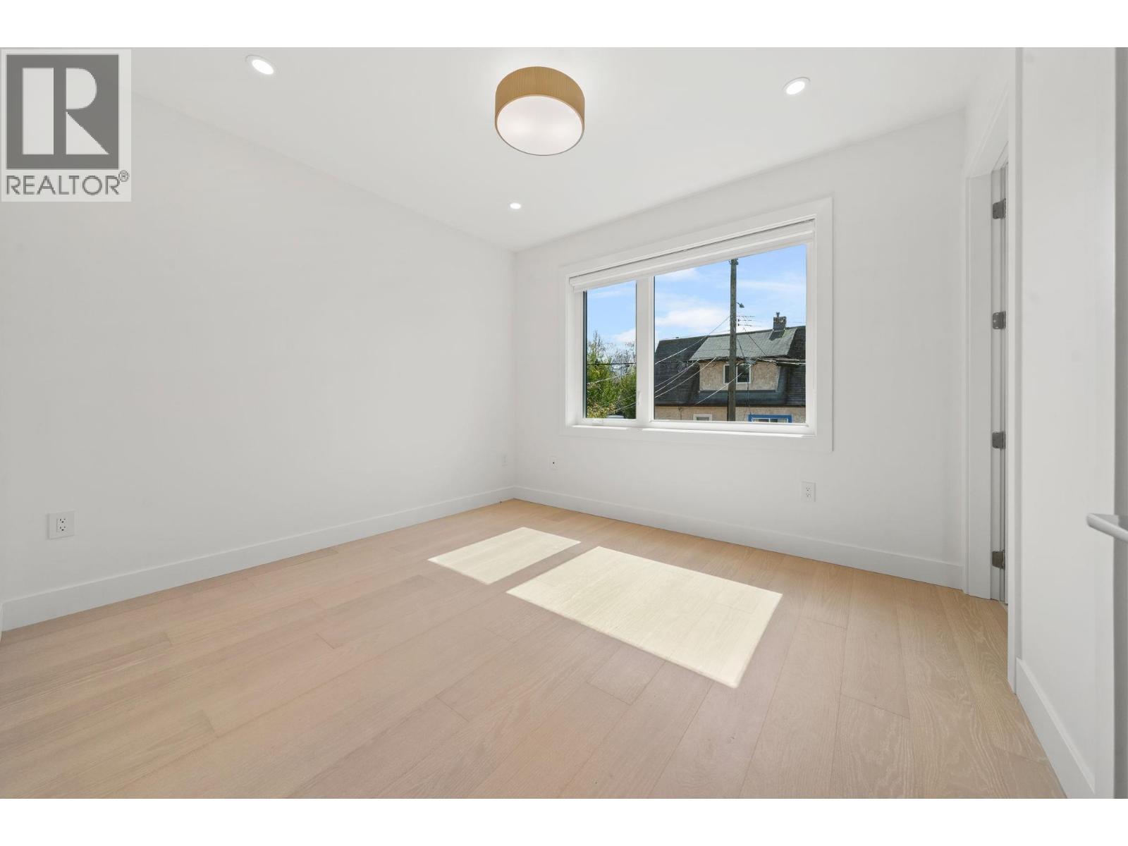 2 1582 E 2nd Avenue, Vancouver, British Columbia  V5N 1C7 - Photo 27 - R3109582