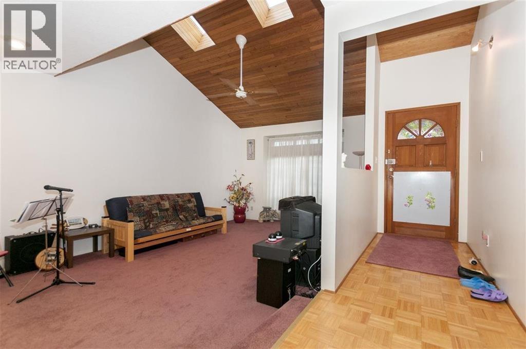 2147 Grant Avenue, Port Coquitlam, British Columbia  V3B 1R1 - Photo 2 - R3110390