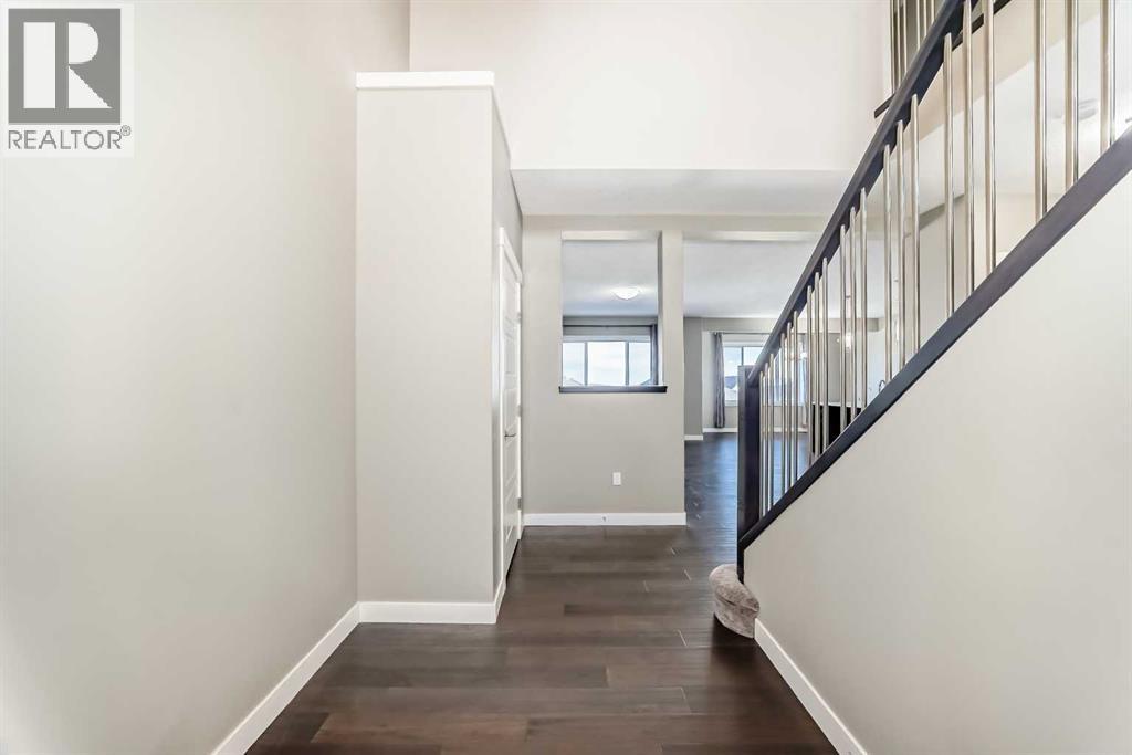 184 Sherview Grove Nw, Calgary, Alberta  T3R 0Y4 - Photo 3 - A2290680