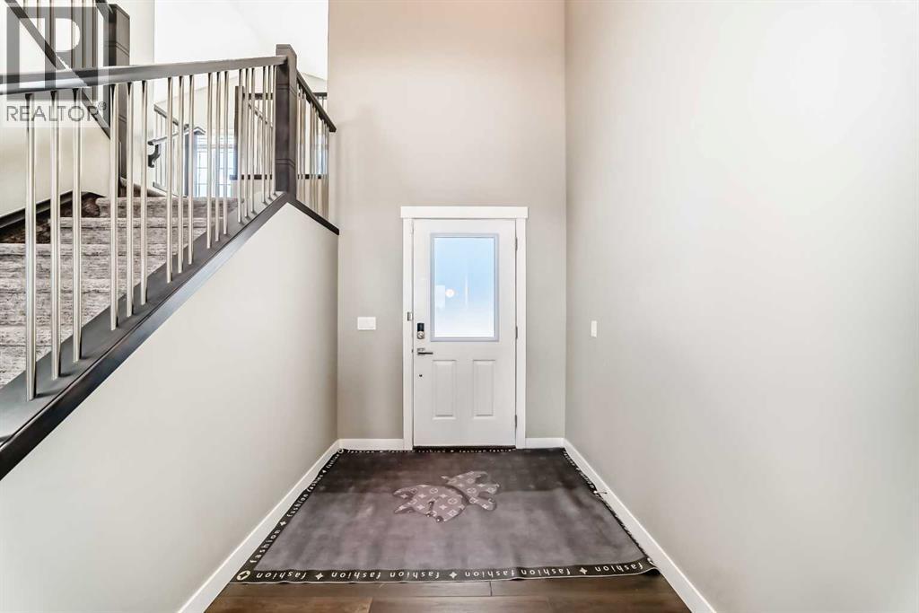 184 Sherview Grove Nw, Calgary, Alberta  T3R 0Y4 - Photo 2 - A2290680