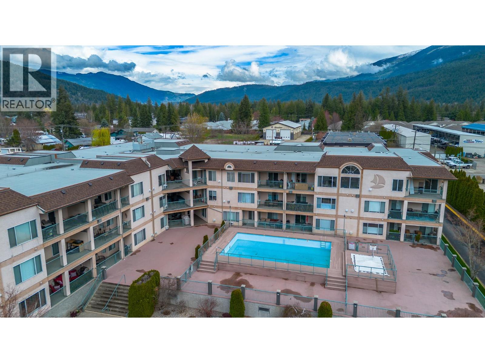 1002 Riverside Avenue Unit# 304, Sicamous, British Columbia