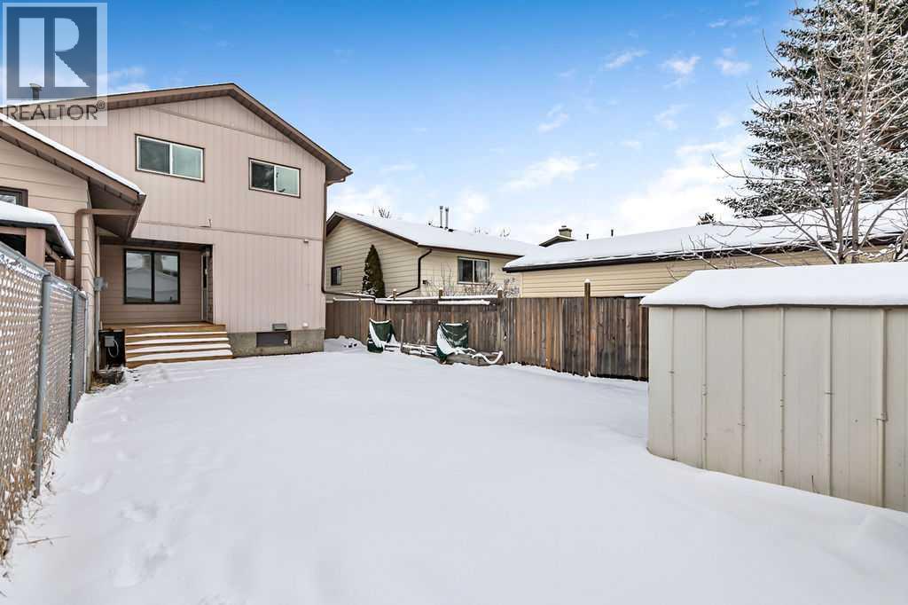 129 Berwick Drive Nw, Calgary, Alberta  T3K 1E7 - Photo 29 - A2293000