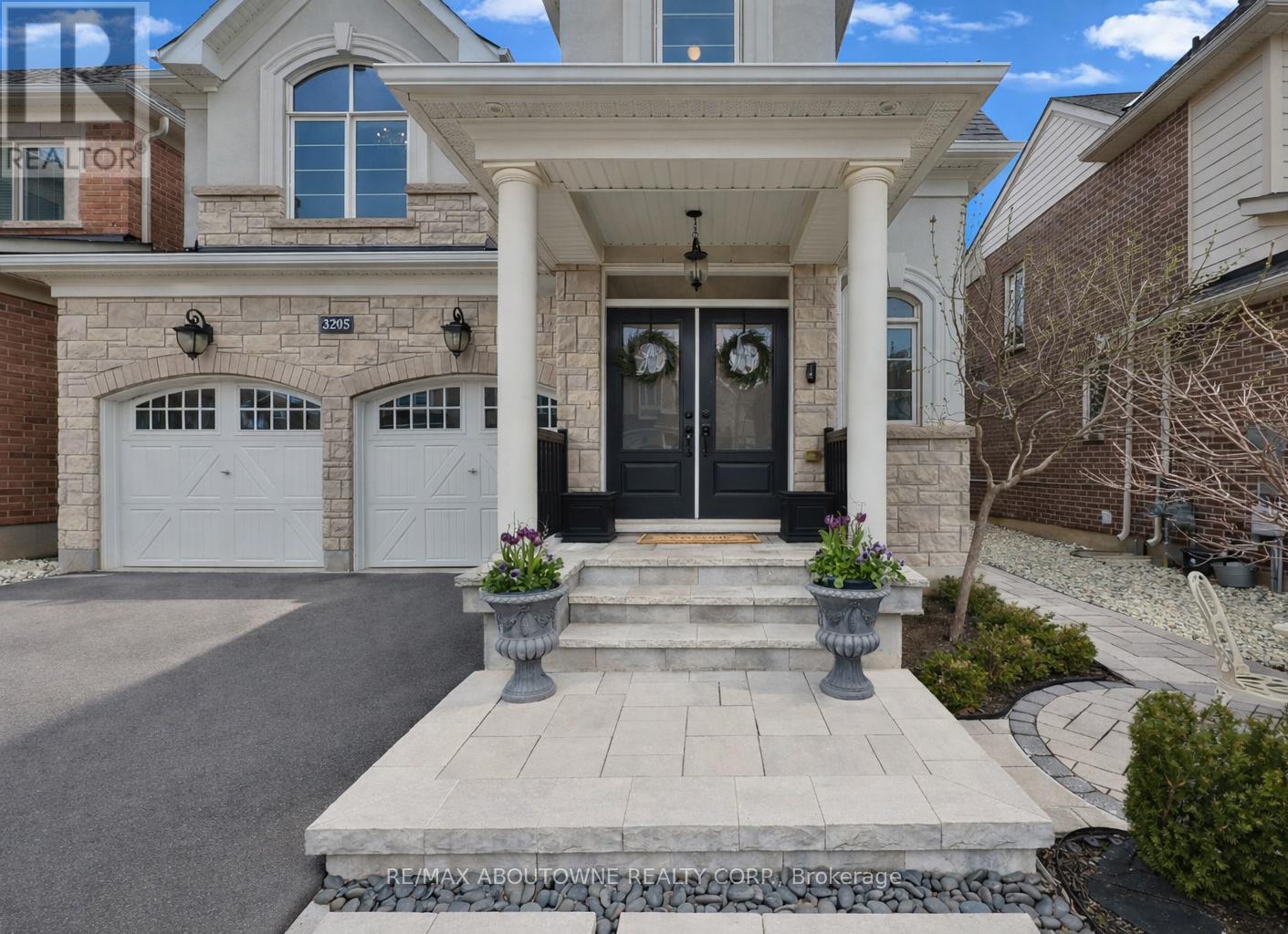 3205 Violet Gardens, Oakville, Ontario  L6M 1L5 - Photo 5 - W13007294