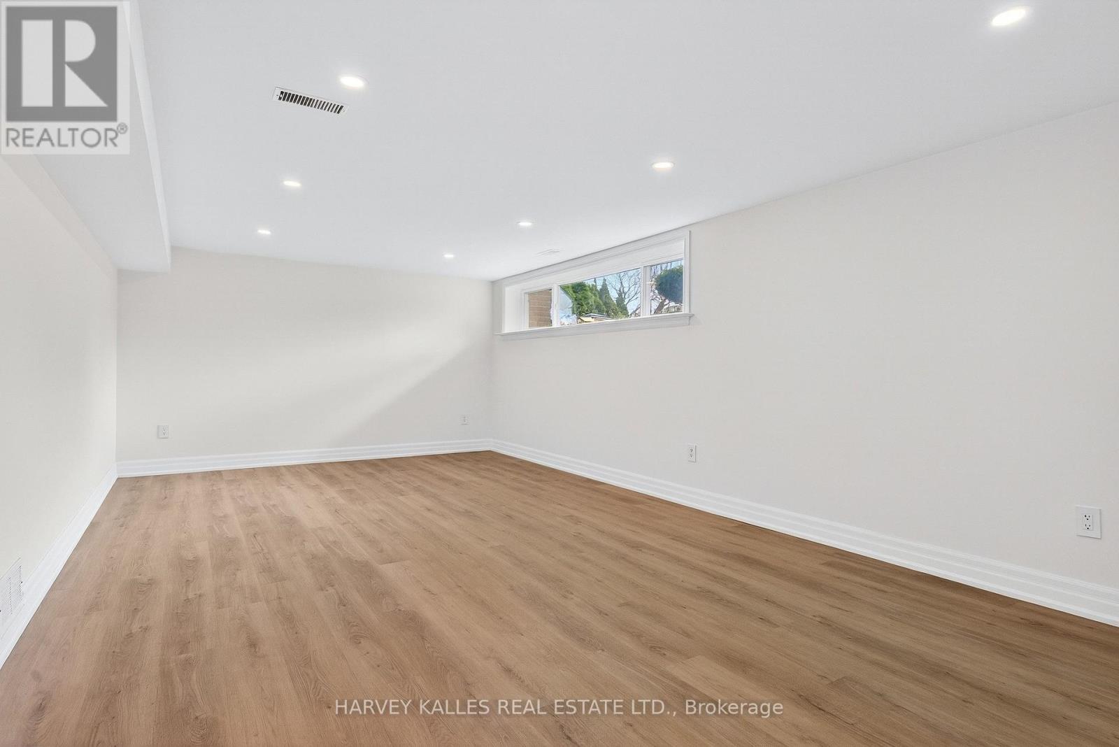 Basement - 67 Robinglade Drive, Toronto, Ontario  M9B 2R2 - Photo 4 - W13007322