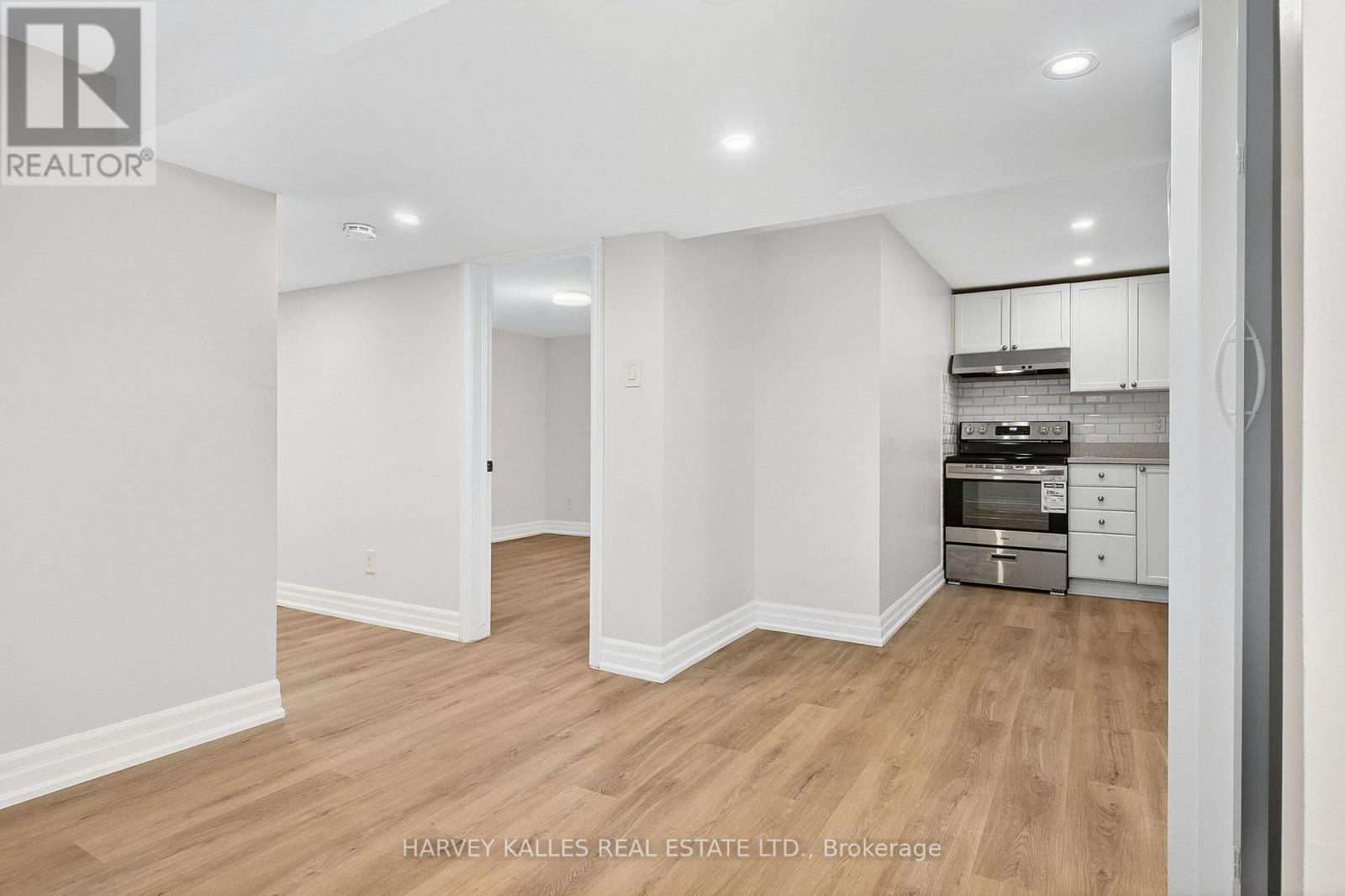 Basement - 67 Robinglade Drive, Toronto, Ontario  M9B 2R2 - Photo 9 - W13007322