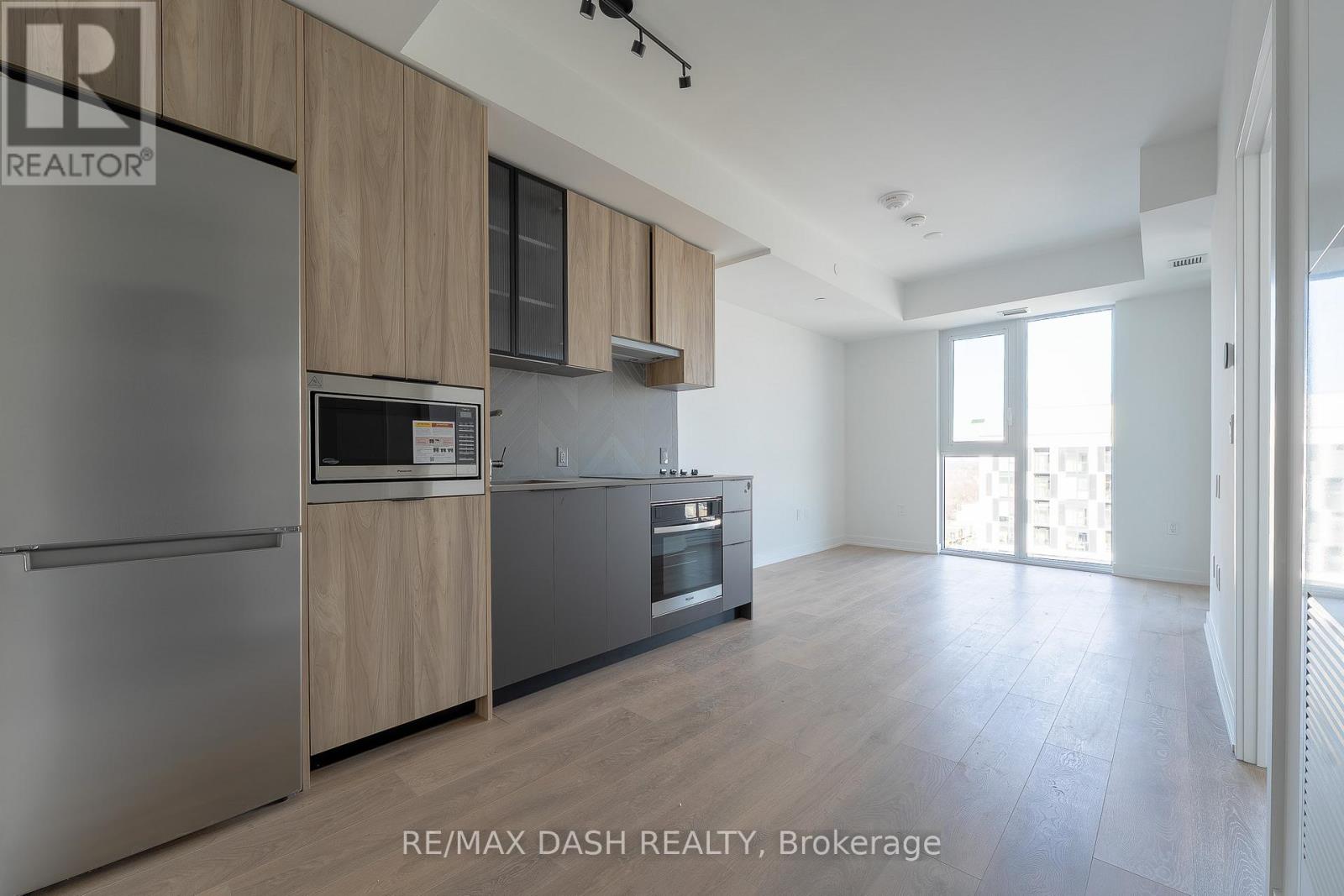 1001 - 1037 The Queensway Avenue, Toronto, Ontario  M8Z 0H5 - Photo 5 - W13007370