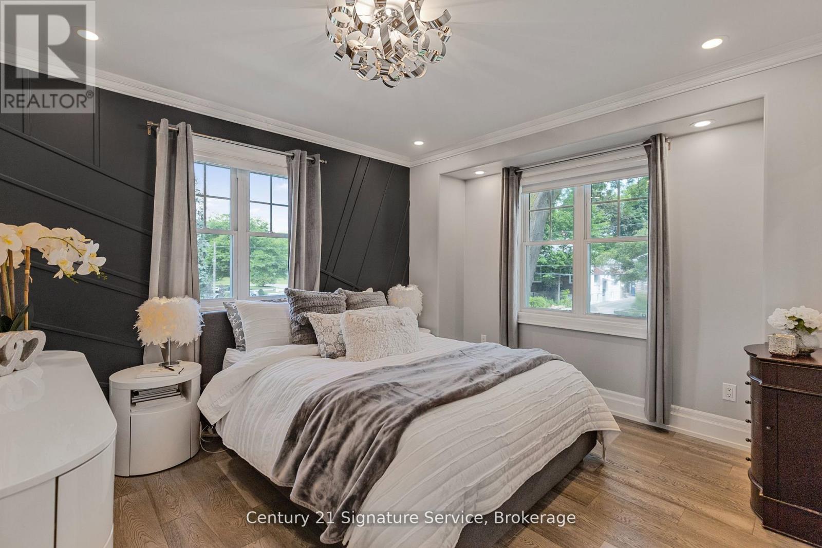 33 Mcintosh Avenue, Toronto, Ontario  M8Y 3E1 - Photo 13 - W13007382