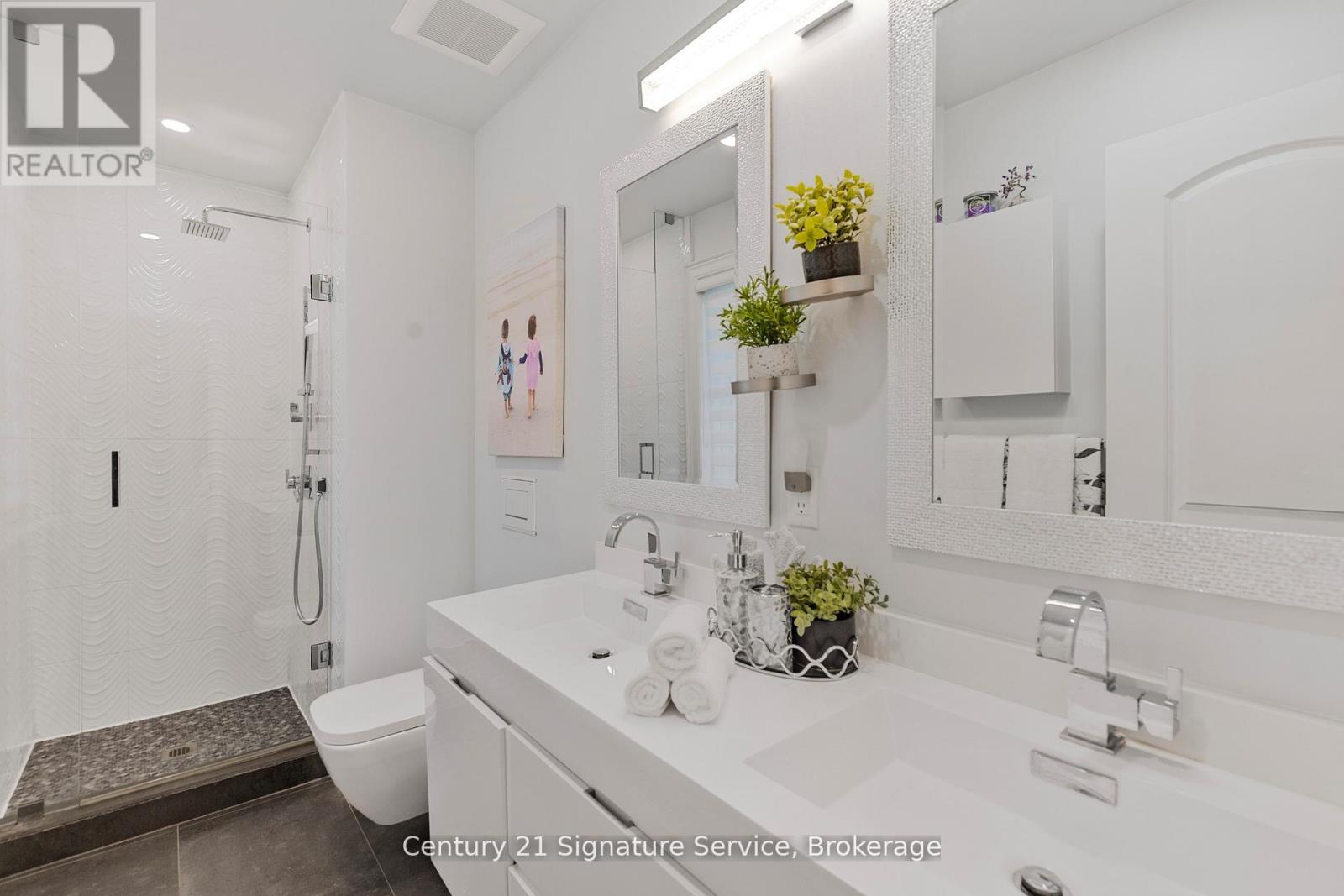 33 Mcintosh Avenue, Toronto, Ontario  M8Y 3E1 - Photo 18 - W13007382