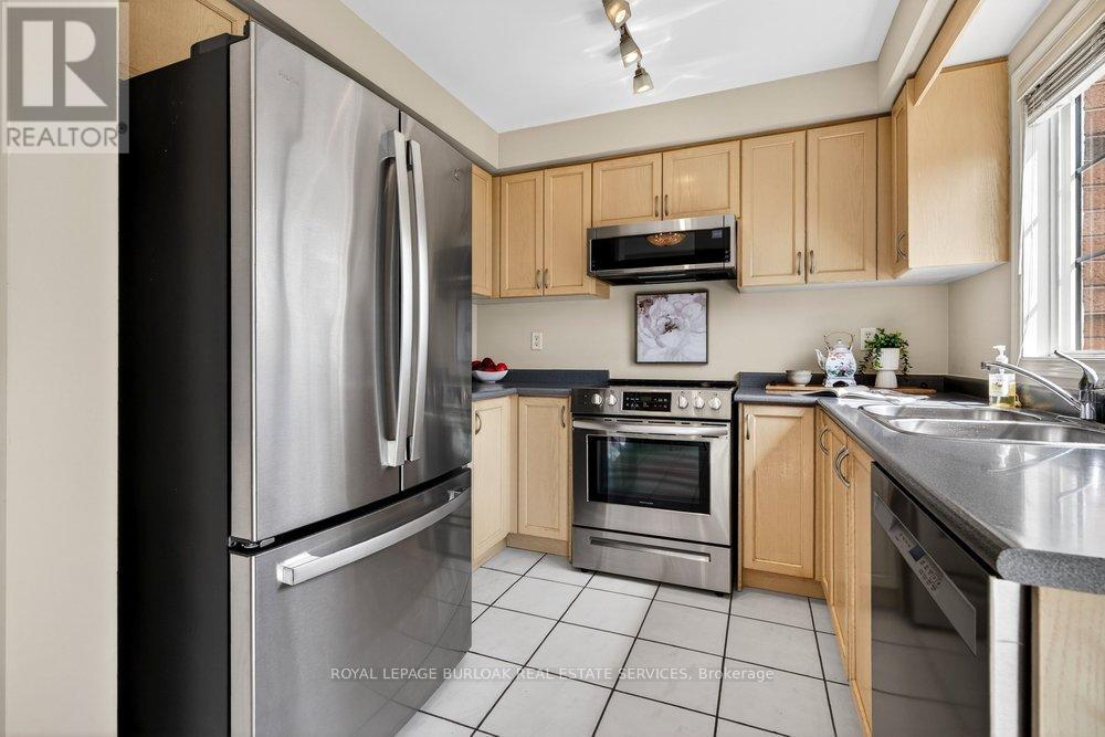 5172 Thornburn Drive, Burlington, Ontario  L7L 6K9 - Photo 12 - W13007456