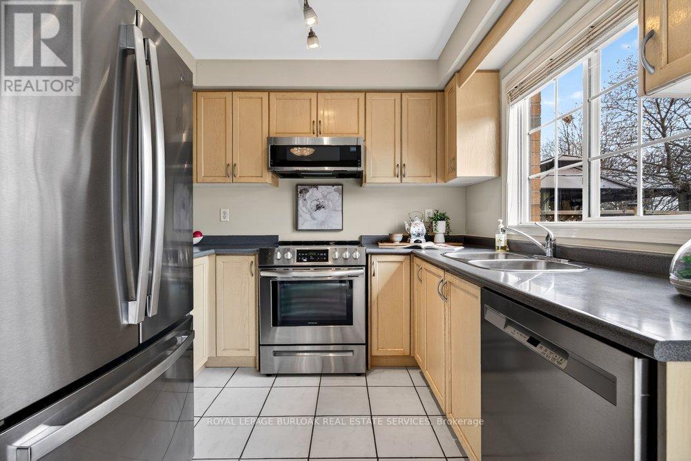 5172 Thornburn Drive, Burlington, Ontario  L7L 6K9 - Photo 13 - W13007456