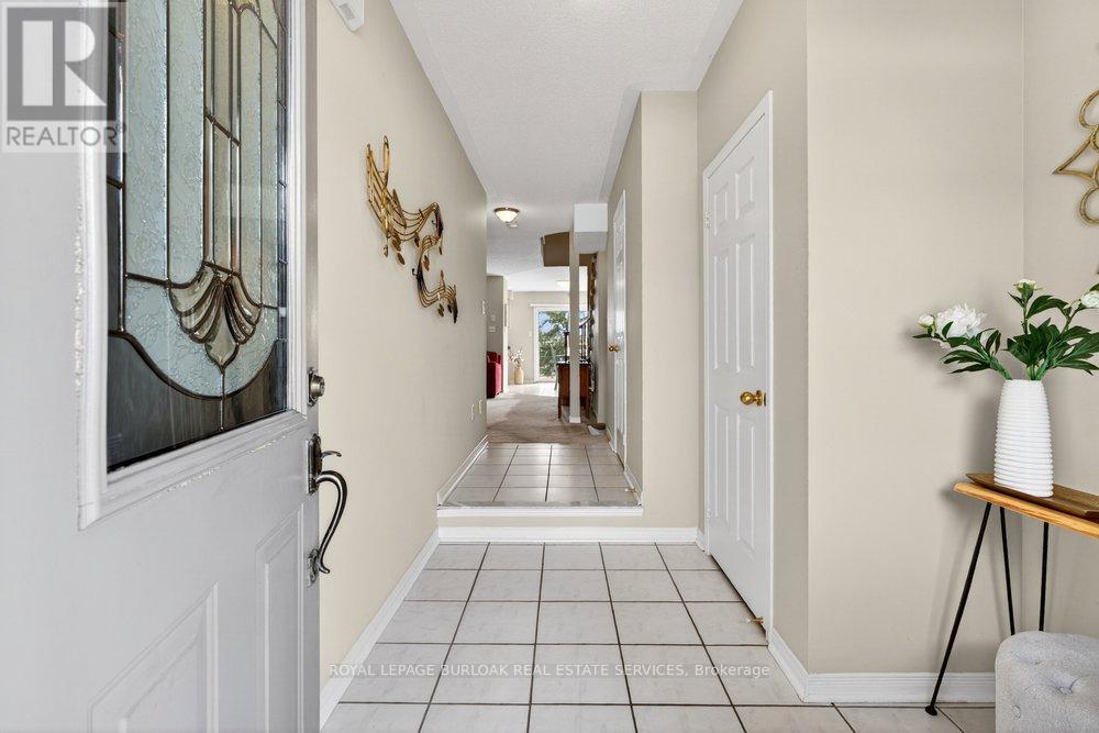 5172 Thornburn Drive, Burlington, Ontario  L7L 6K9 - Photo 5 - W13007456