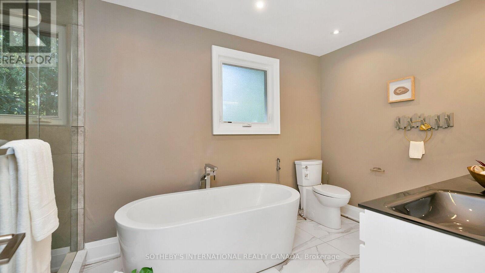 2068 Mississauga Road, Mississauga, Ontario  L5H 2K6 - Photo 30 - W13007460