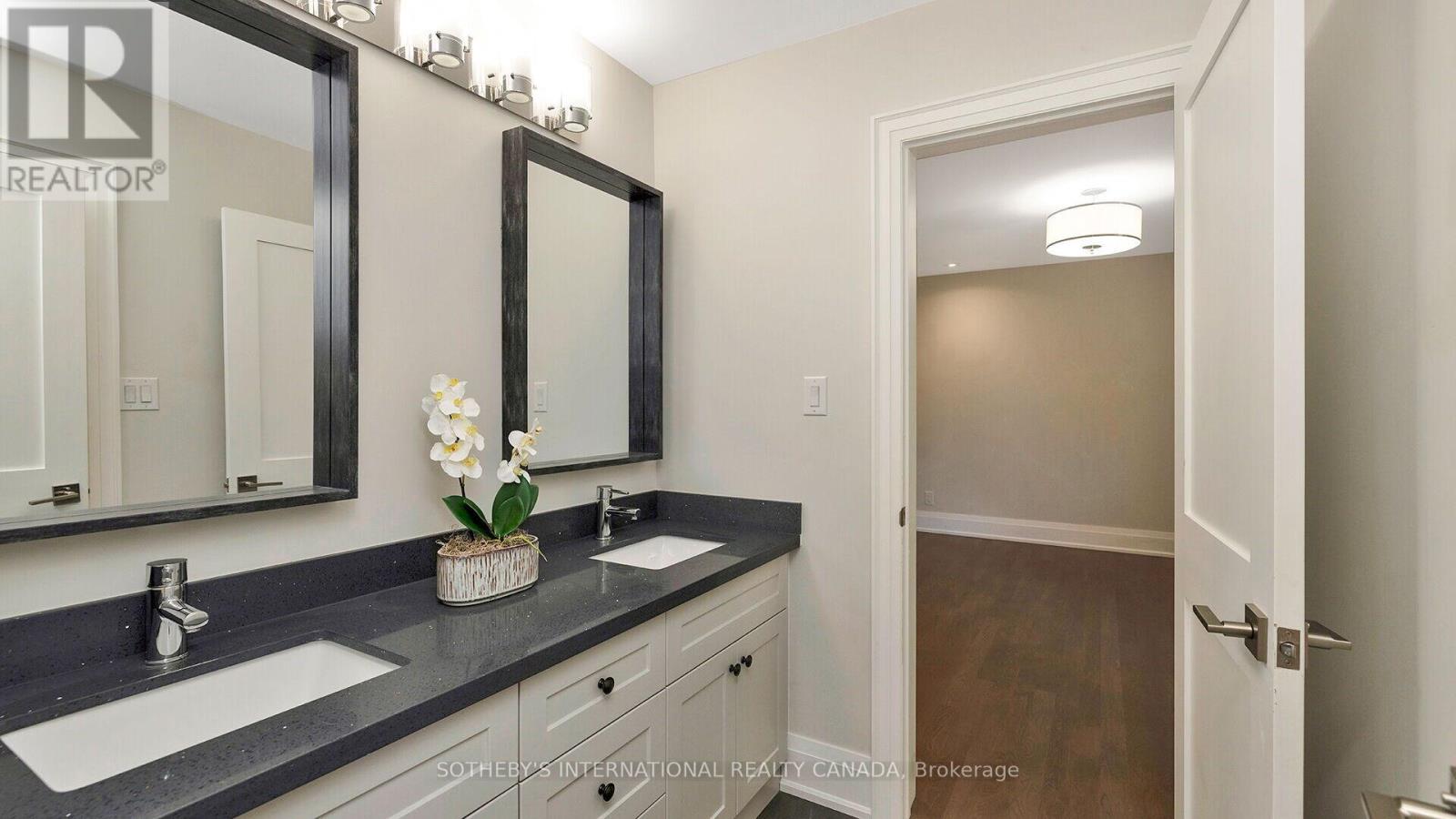 2068 Mississauga Road, Mississauga, Ontario  L5H 2K6 - Photo 34 - W13007460