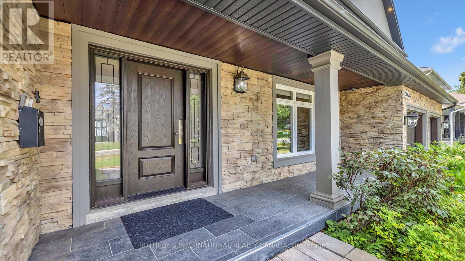 2068 Mississauga Road, Mississauga, Ontario  L5H 2K6 - Photo 4 - W13007460