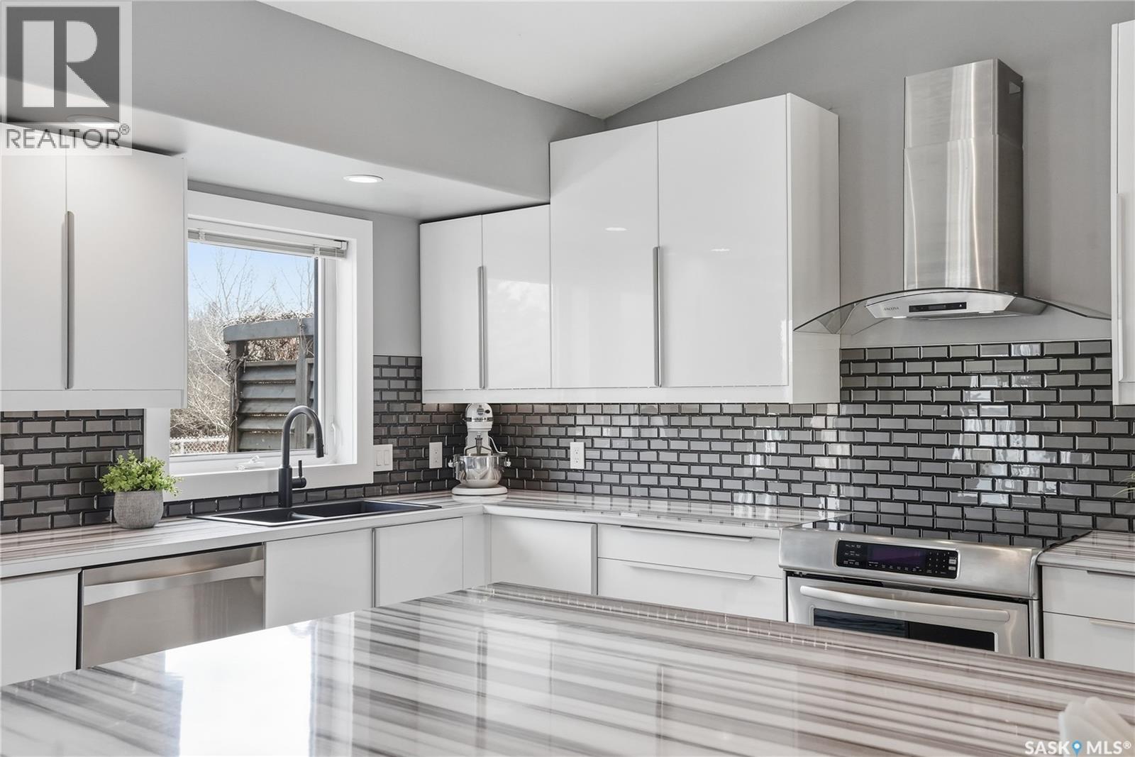 406 Laycoe Crescent, Saskatoon, Saskatchewan S7S 1H4 - Photo 11 - SK033109