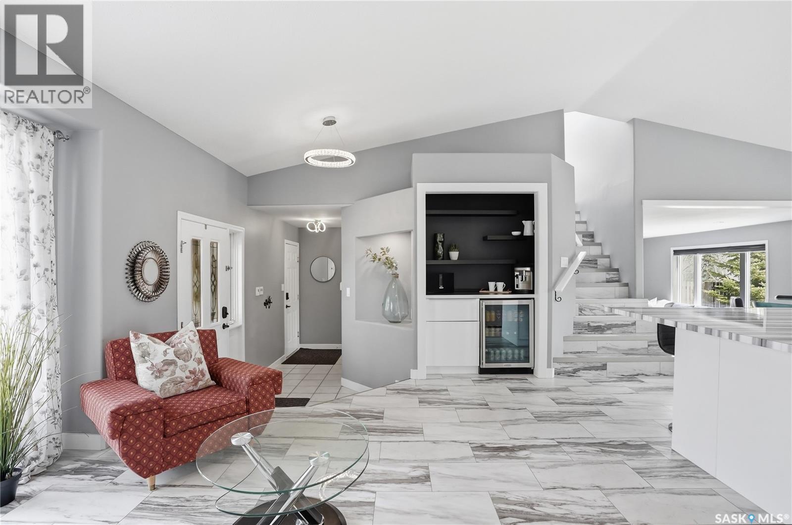 406 Laycoe Crescent, Saskatoon, Saskatchewan S7S 1H4 - Photo 2 - SK033109