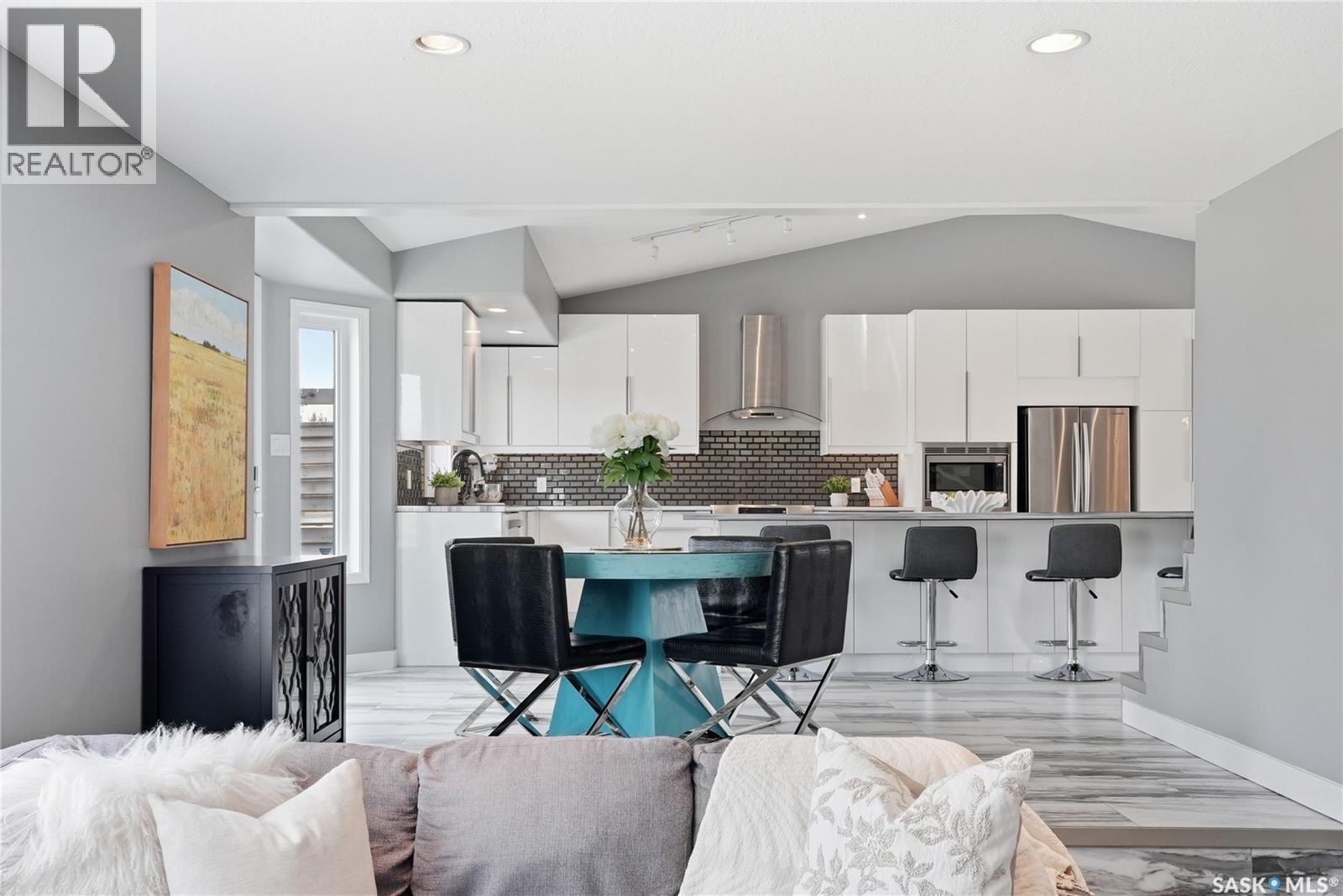 406 Laycoe Crescent, Saskatoon, Saskatchewan S7S 1H4 - Photo 8 - SK033109