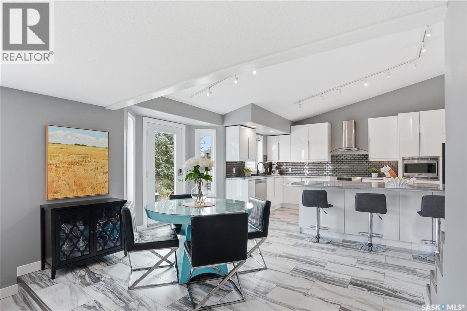 406 Laycoe Crescent, Saskatoon, Saskatchewan S7S 1H4 - Photo 9 - SK033109