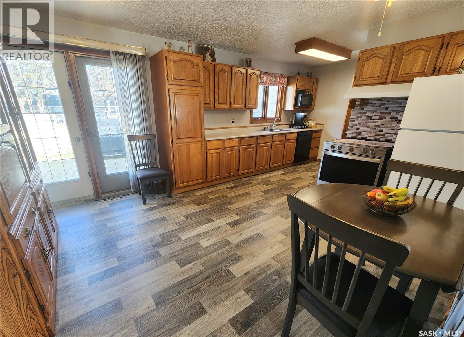 410 Gallaway Street, Estevan, Saskatchewan  S4A 0A9 - Photo 7 - SK033100