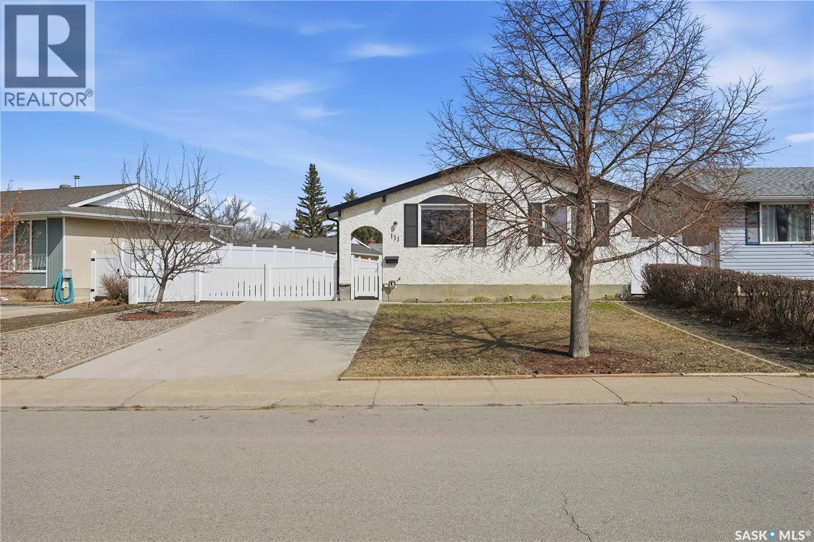 111 Forsyth Crescent, Regina, Saskatchewan  S4R 5L8 - Photo 2 - SK033086