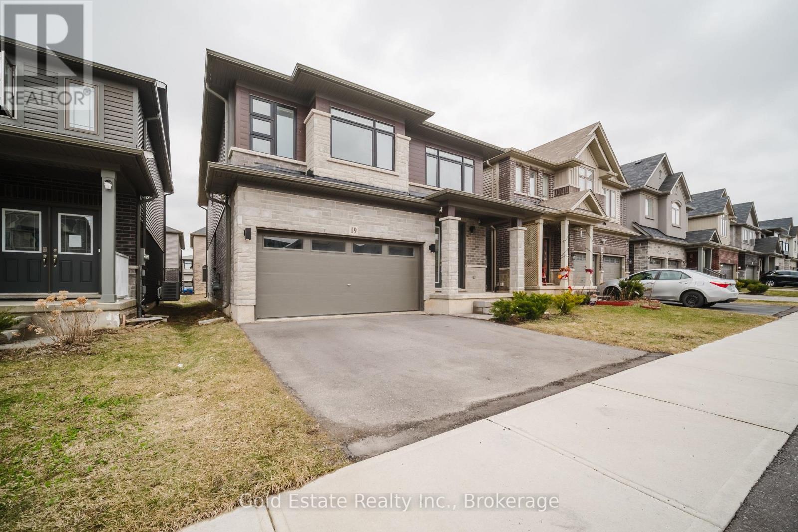 19 Mclaren Avenue, Brantford, Ontario  N3T 0T4 - Photo 3 - X13007358