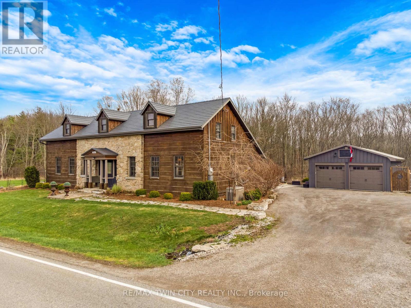 3612 Indian Trail, Hamilton, Ontario  N3T 5M1 - Photo 2 - X13007372