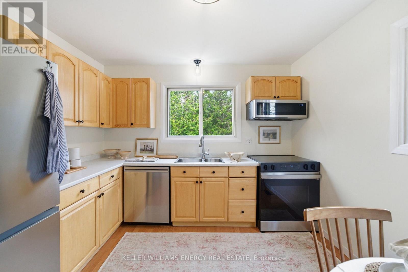 441 Maplewood Drive, Oshawa, Ontario  L1G 5R7 - Photo 8 - E13006314