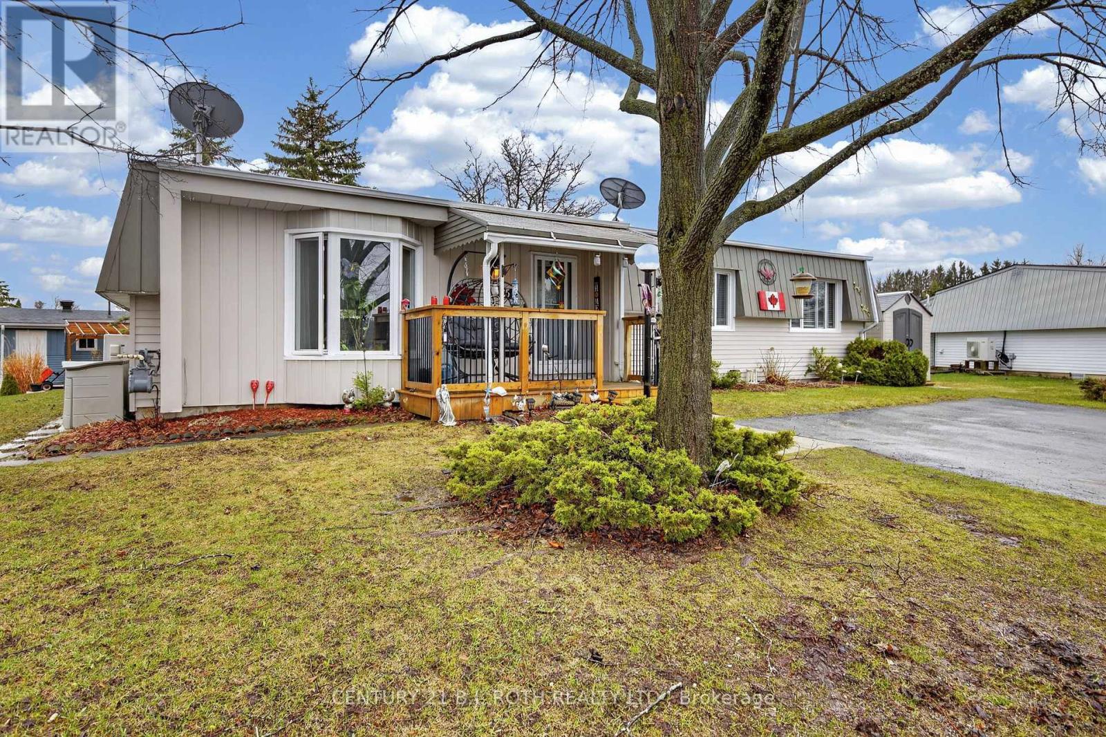25 Comforts Cove Crescent, Innisfil, Ontario  L9S 1S3 - Photo 3 - N12899824