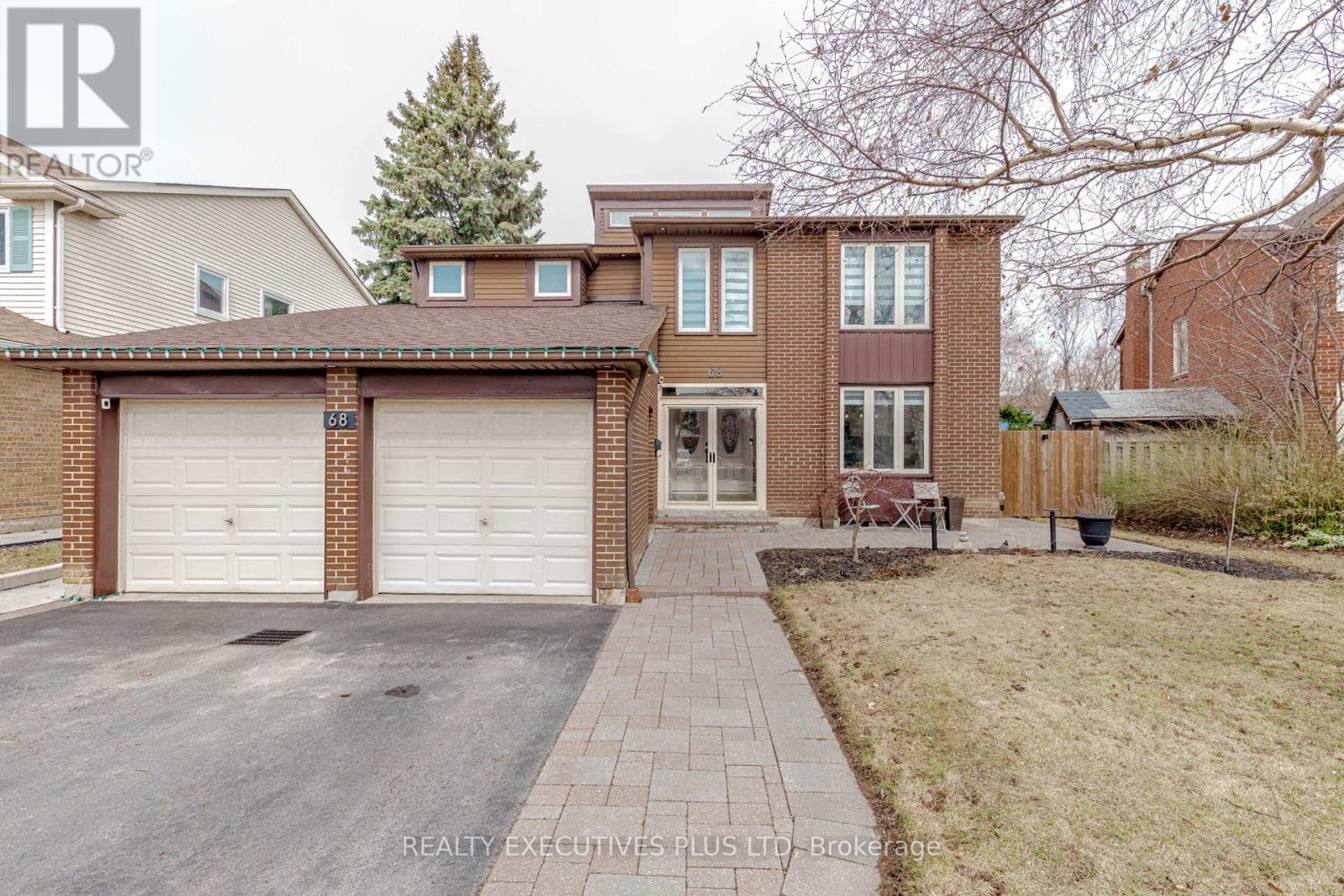 68 LEANDER STREET, Brampton, Ontario