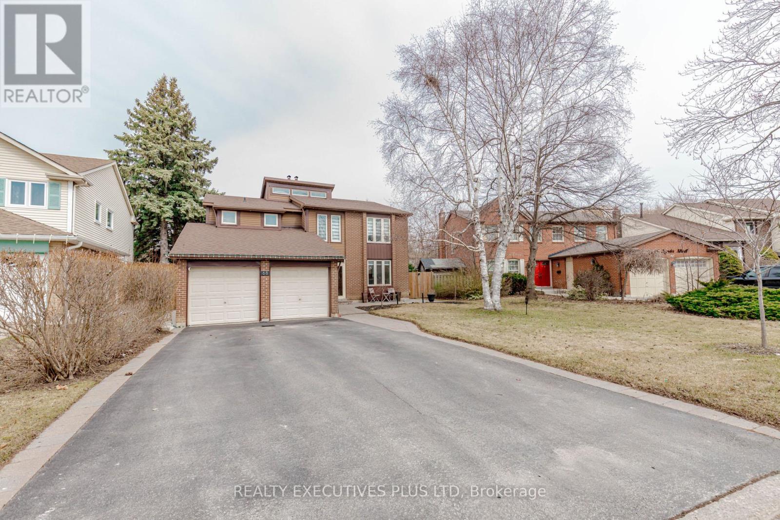 68 Leander Street, Brampton, Ontario  L6S 3M7 - Photo 3 - W12926830