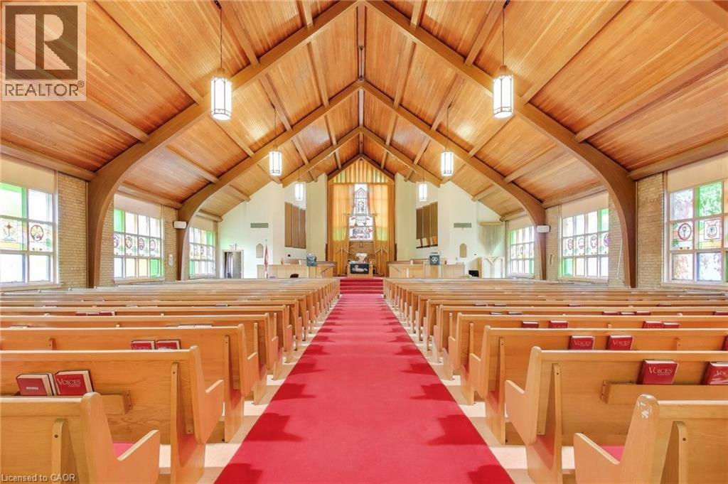 1974 King Street E, Hamilton, Ontario  L8K 1W3 - Photo 5 - 40765266