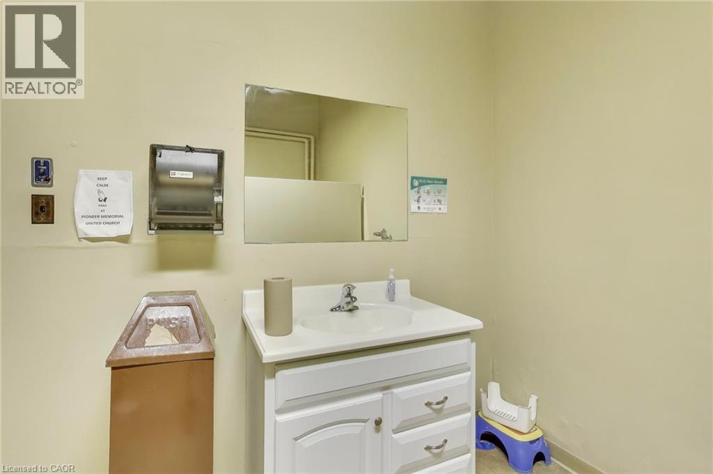 1974 King Street E, Hamilton, Ontario  L8K 1W3 - Photo 40 - 40765266