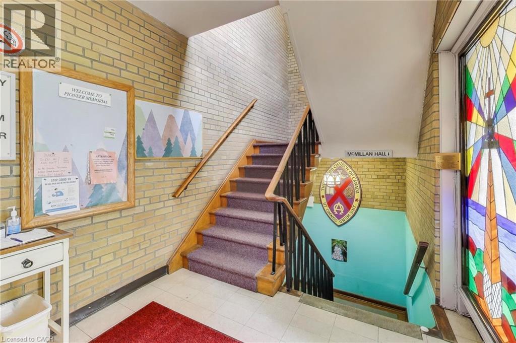 1974 King Street E, Hamilton, Ontario  L8K 1W3 - Photo 10 - 40765266