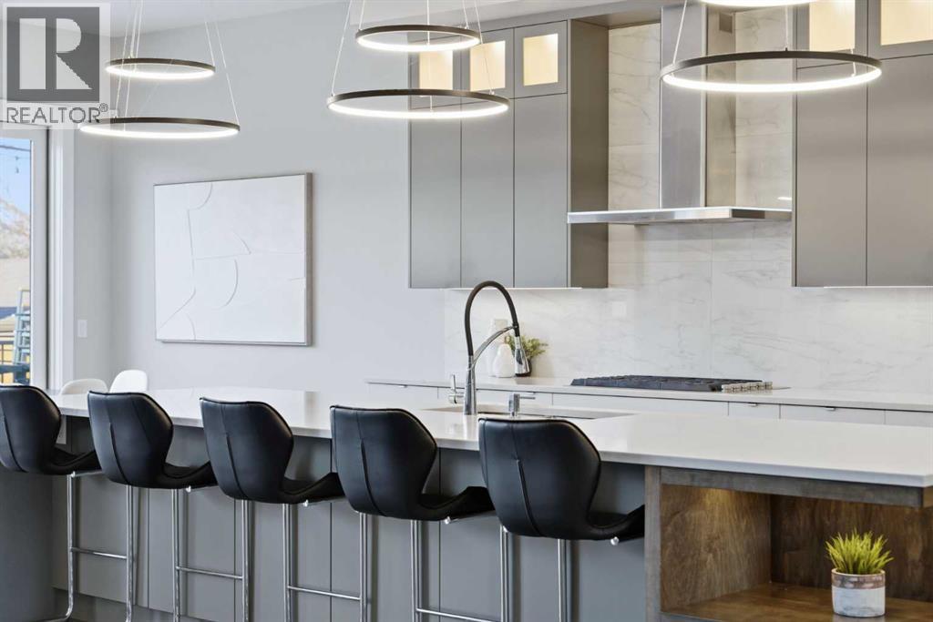 10 Lissington Drive Sw, Calgary, Alberta  T3E 5E1 - Photo 6 - A2294958