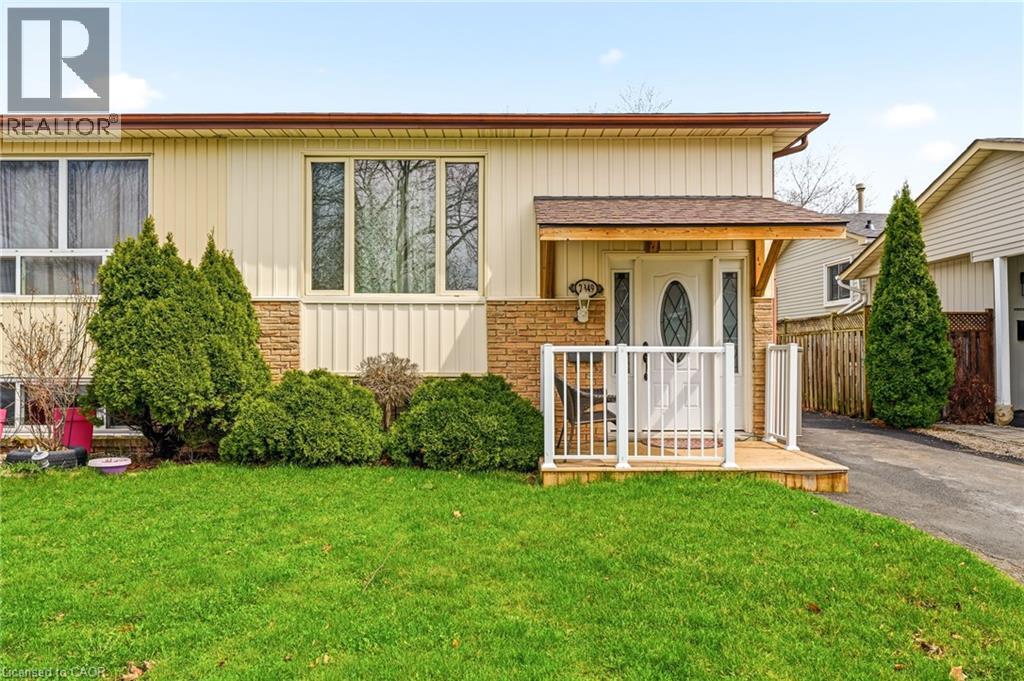 2349 Middlesmoor Crescent, Burlington, Ontario  L7P 3X4 - Photo 3 - 40820965