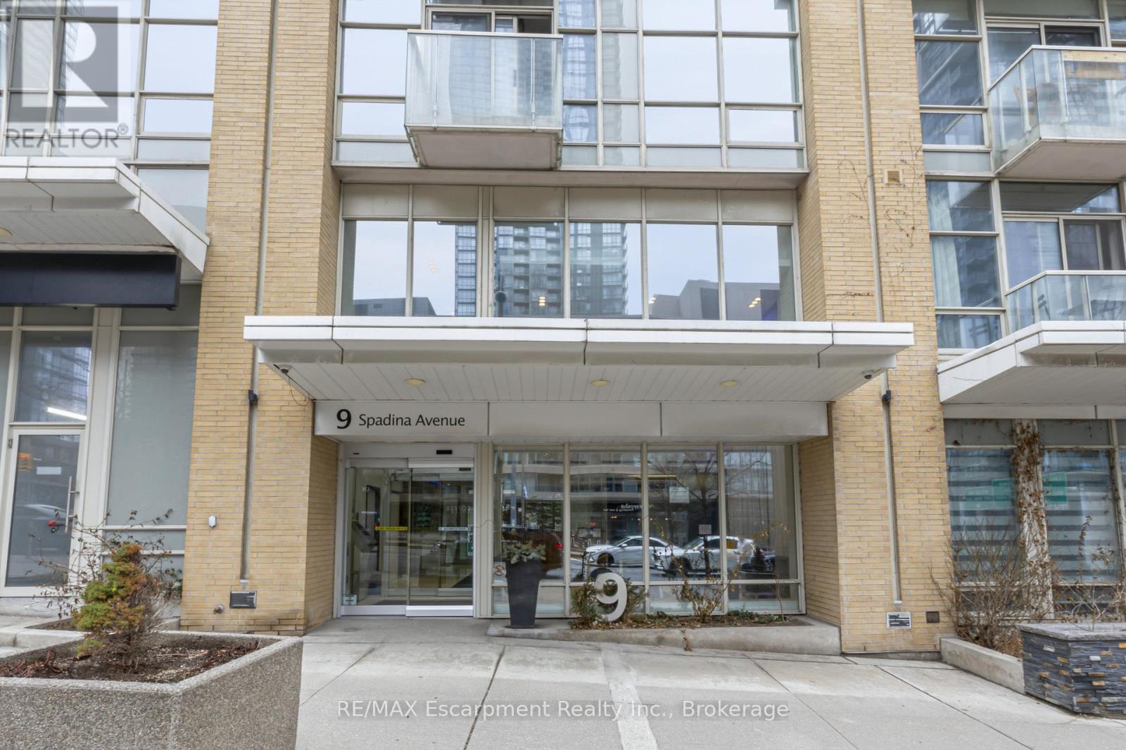 303 - 9 Spadina Avenue, Toronto, Ontario  M5V 3V5 - Photo 2 - C13007658
