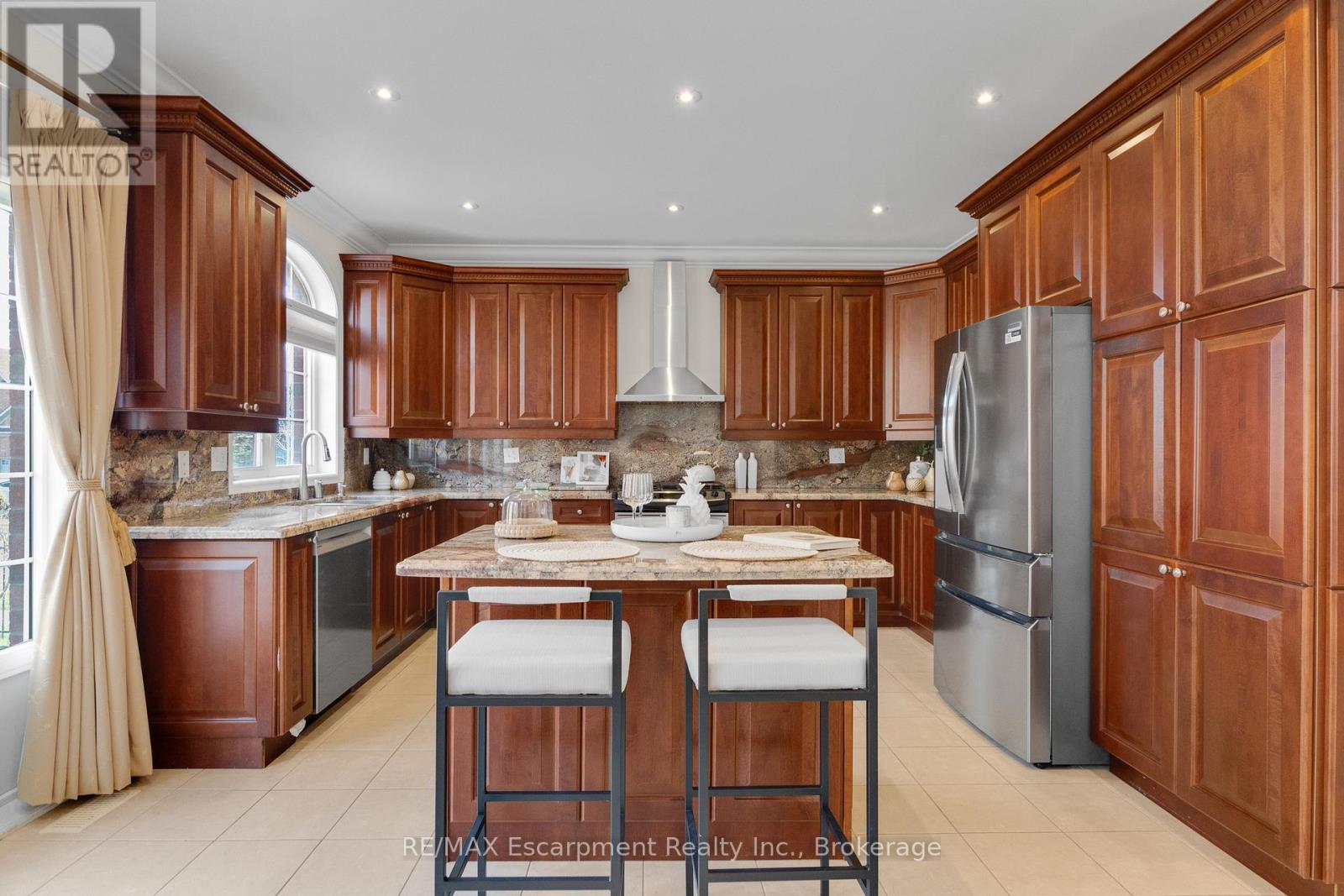 2298 Salcome Drive, Oakville, Ontario  L6H 7N2 - Photo 18 - W13007732