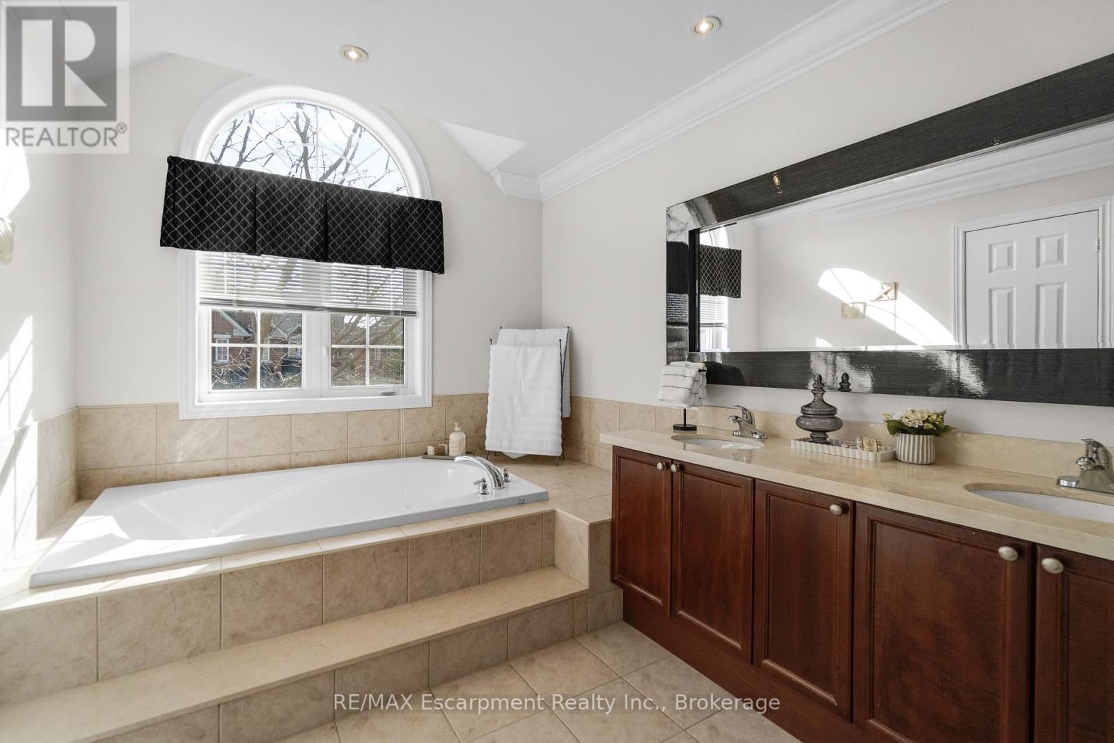 2298 Salcome Drive, Oakville, Ontario  L6H 7N2 - Photo 32 - W13007732